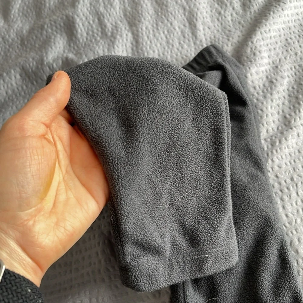 2 Pairs Carters 9M pants unisex